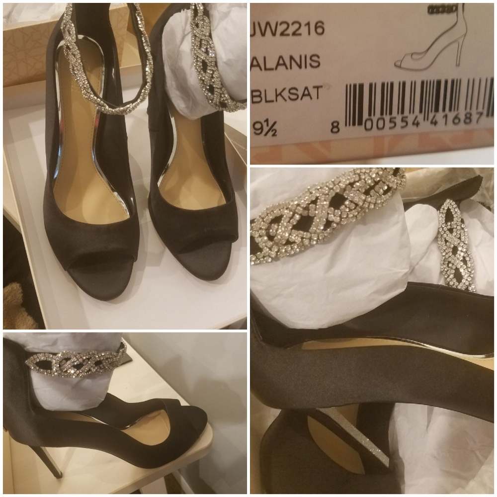 Peep toe pumps